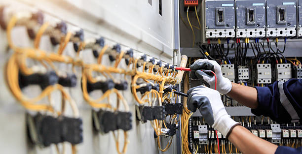 Professional Electrician technician working in Seneca, KS